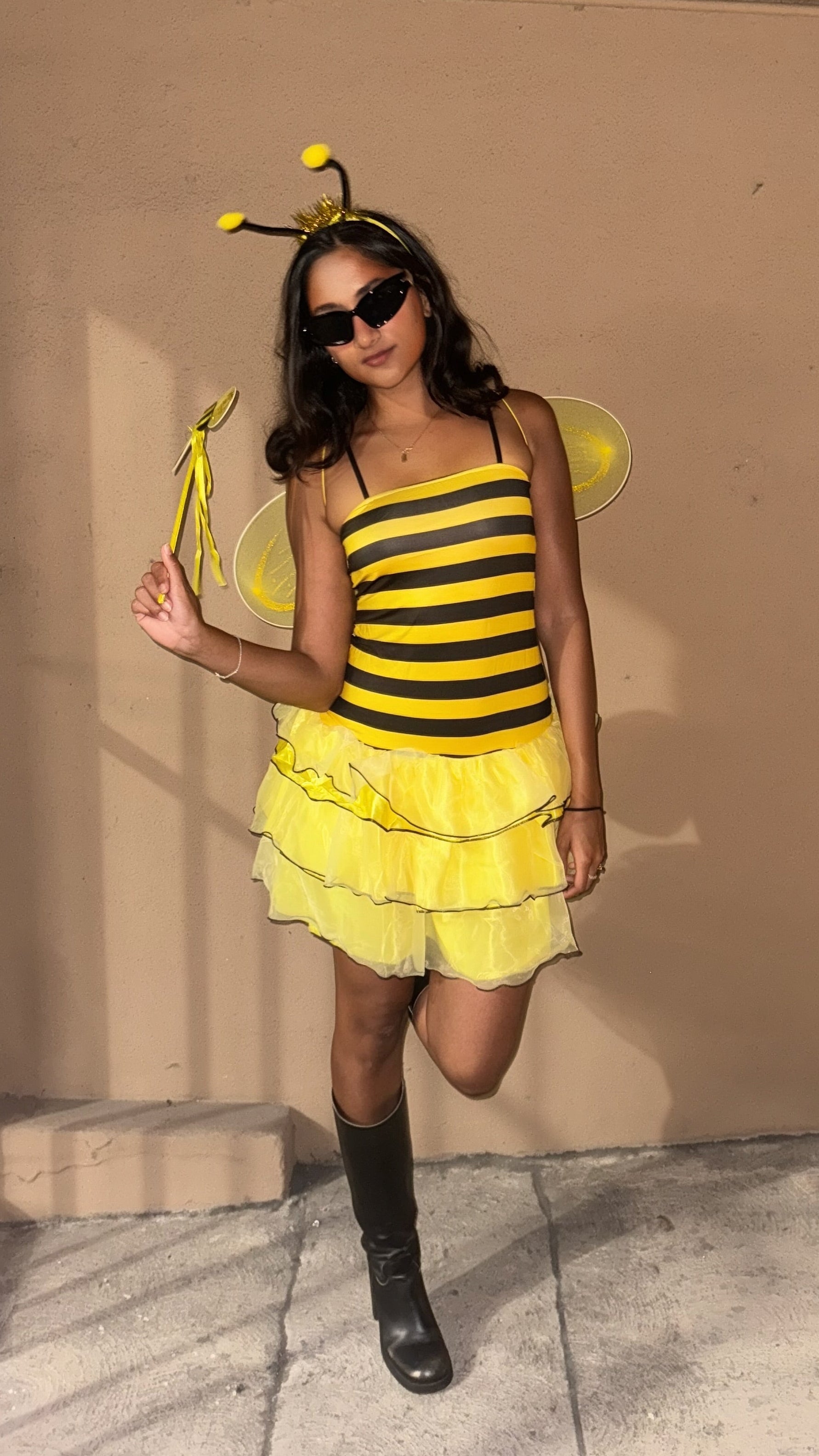 Queen Bee 4-Piece Set